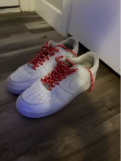 Like new Air Force 1s w supreme laces