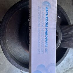 Bathroom Hardware Set