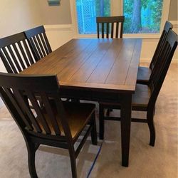 6ft Farmhouse table and chairs - $300