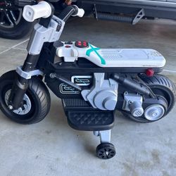 Electric Motorcycle For Kids With Practice Wheels 