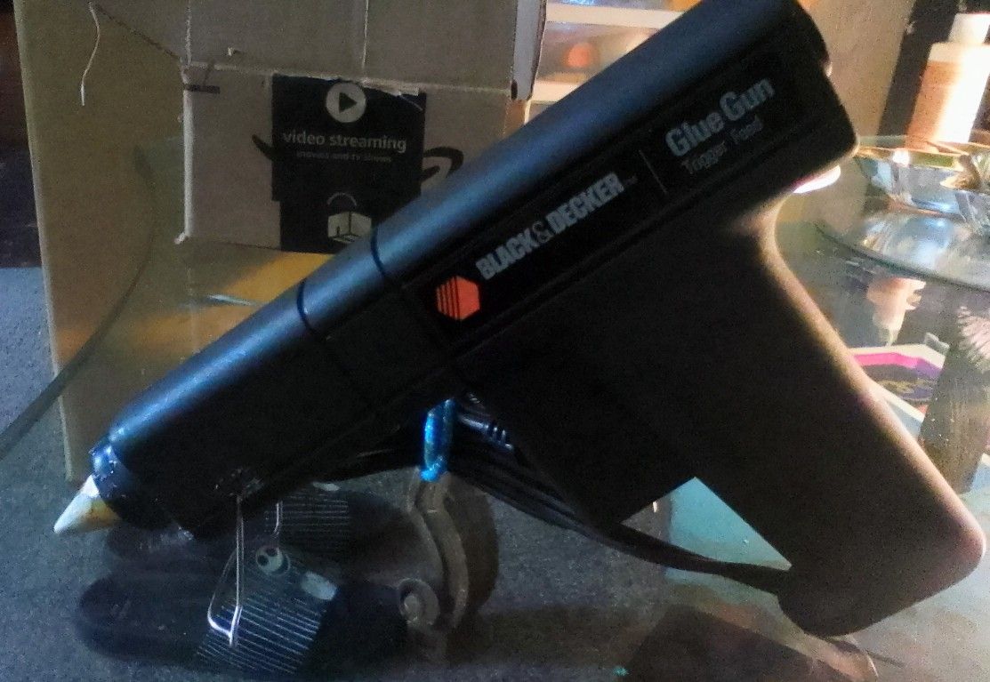 Black & Decker * Trigger Feed Crafts Glue Gun