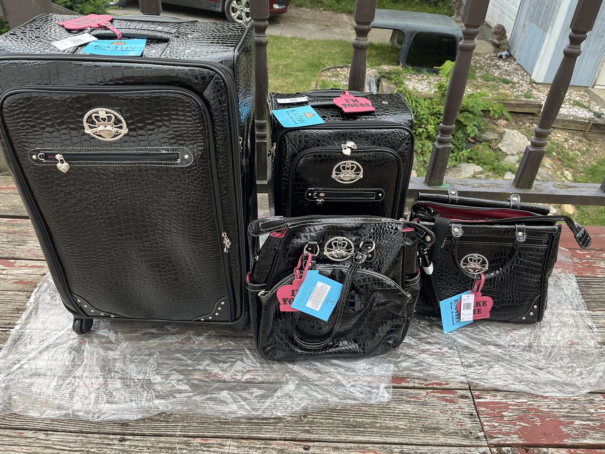 Kathy Van Zeeland Croco PVC Designer Luggage. 4 piece set!