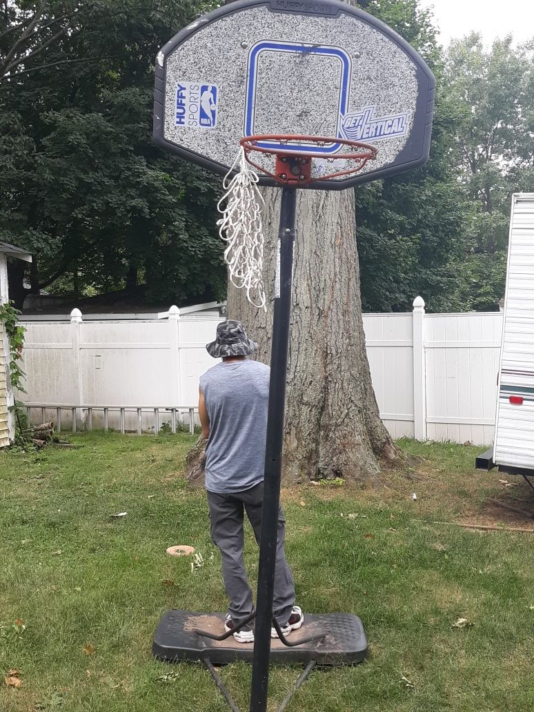 Huffy basketball hoop 100 for Sale in Meriden, CT OfferUp