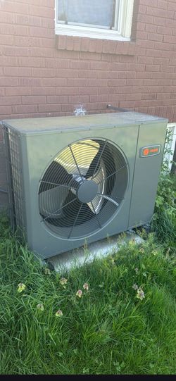 HEAT PUMP. USED ONE. ONLY ONE YEAR OLD.