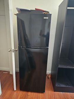 Vissiani Refrigerator