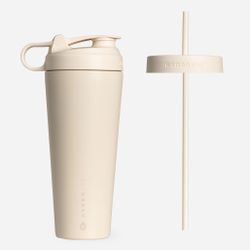 NEW HydroShkr 2 Lids/2 Straws