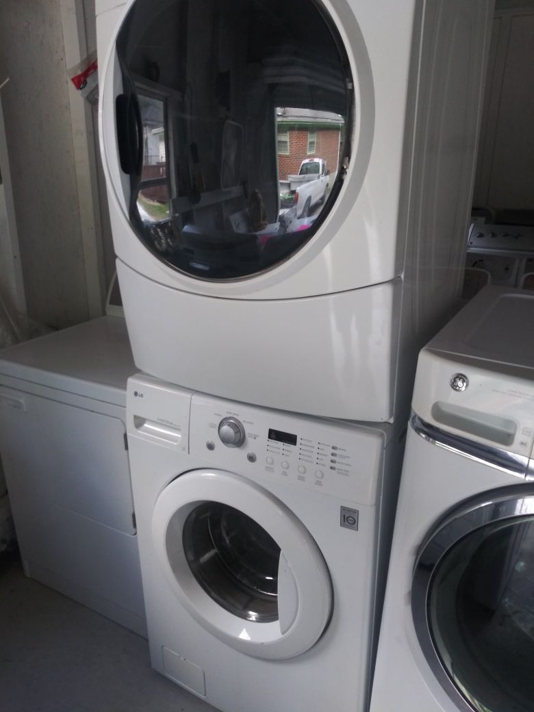 Washer dryer combo (stackable)