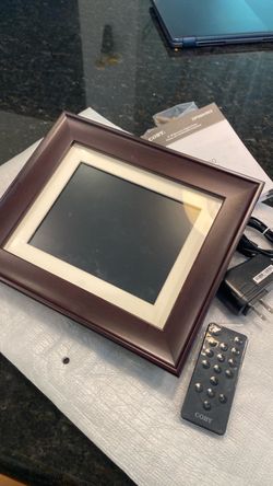 8” widescreen digital photo frame