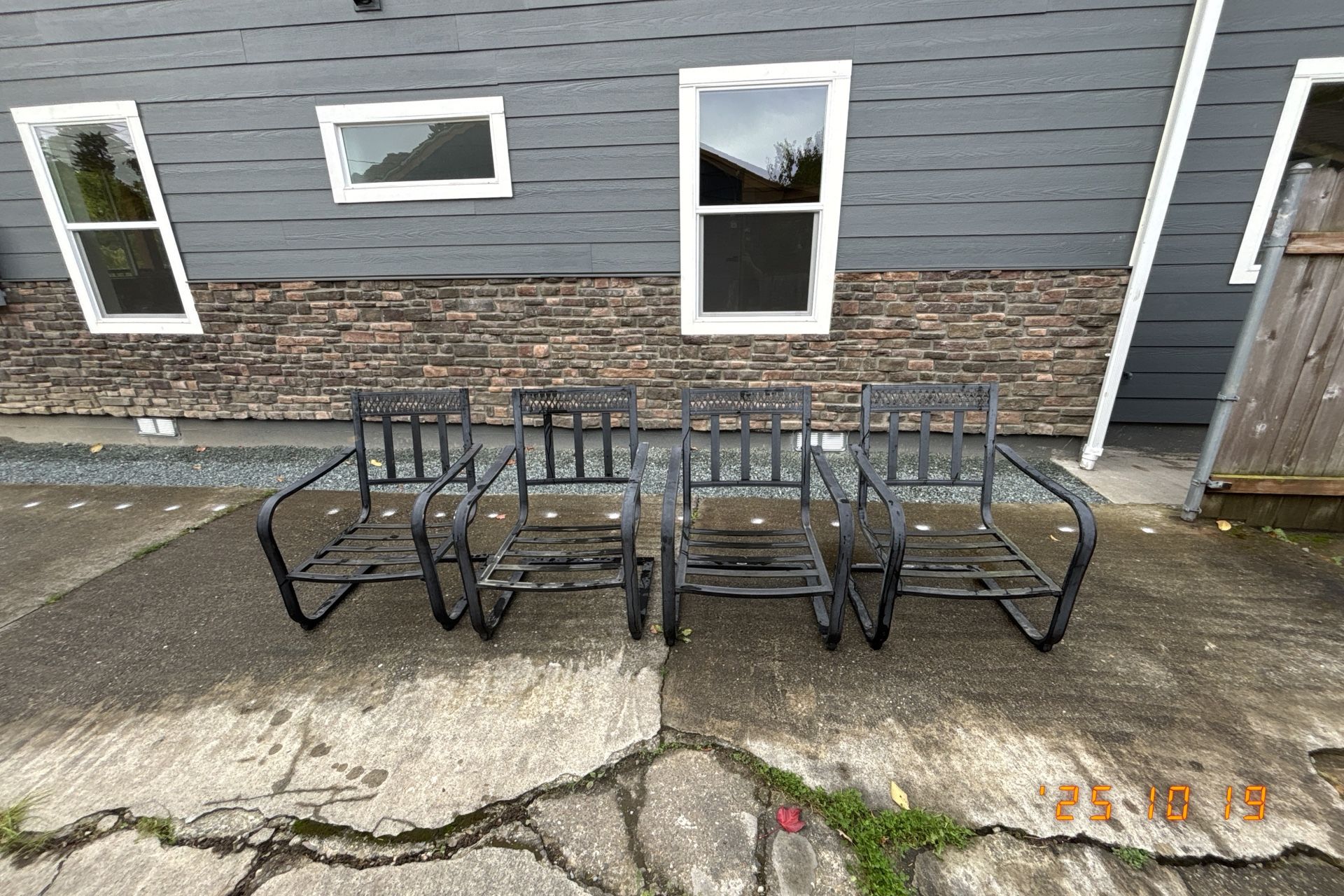 +++HAMPTON BAY PATIO CHAIRS+++