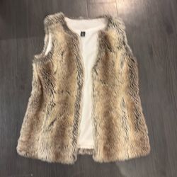 Fur vest White House black market sz xs