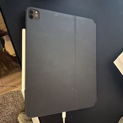 iPad Pro 12.9in, Magic Keyboard, & Apple Pencil (Gen 2)