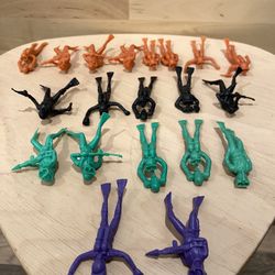 Lot of 20 Vintage Scuba Divers Figures Toys