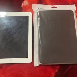 Apple iPad 4th Gen - 64GB (White Model)