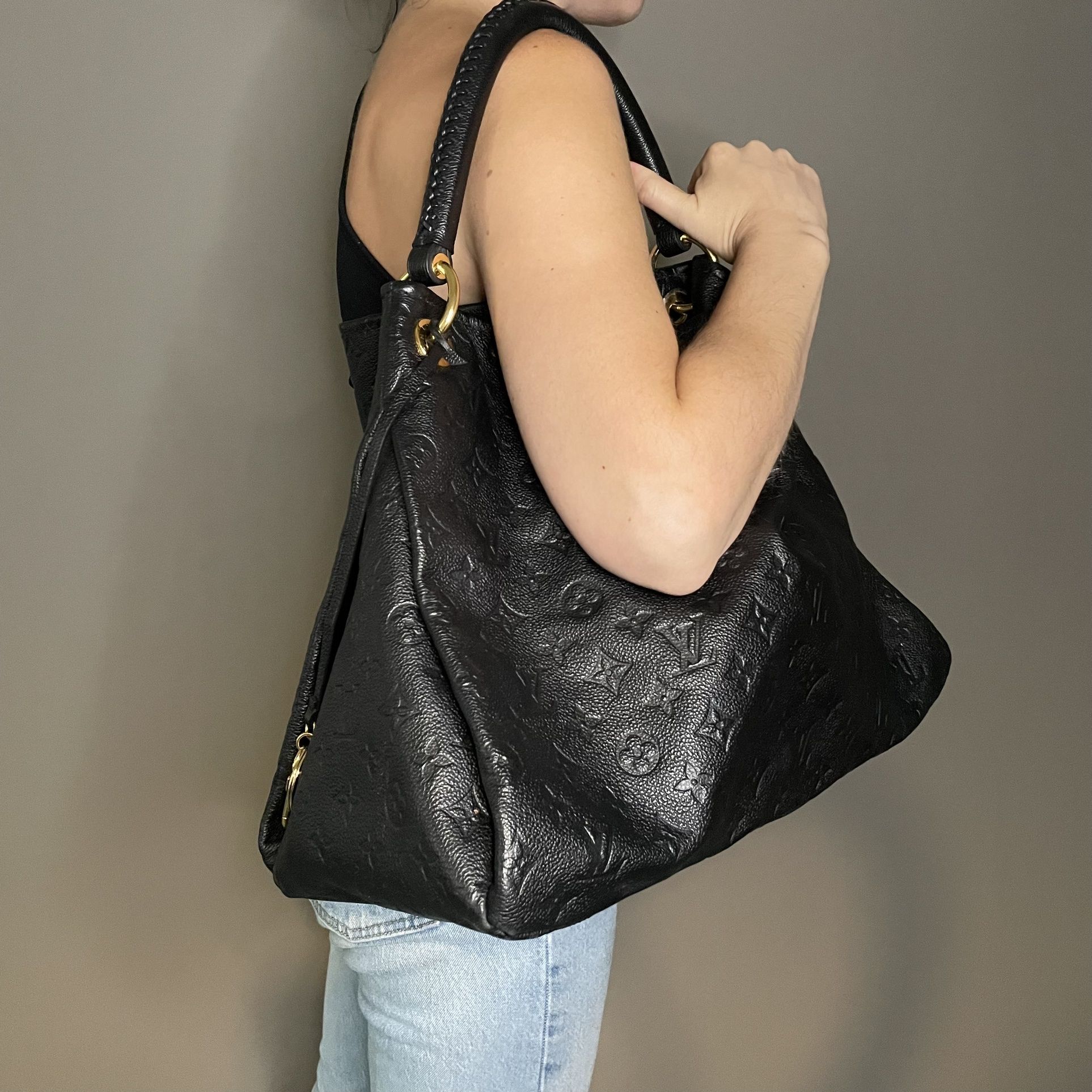 Large black louis vuitton bag deals