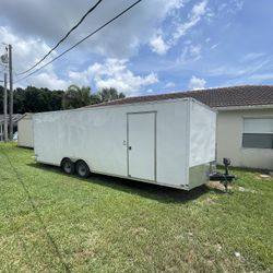 ENCLOSED TRAILER