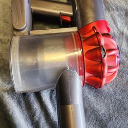 Free Dyson V8
