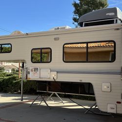 Western Wilderness Alpine Series 10 A Truck Camper