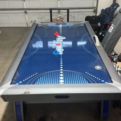 Air Hockey Table