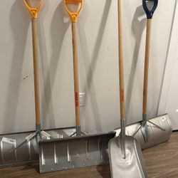 Brand new shovel set. 