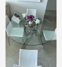 Modani Round Glass Dining Table + 4 chairs set