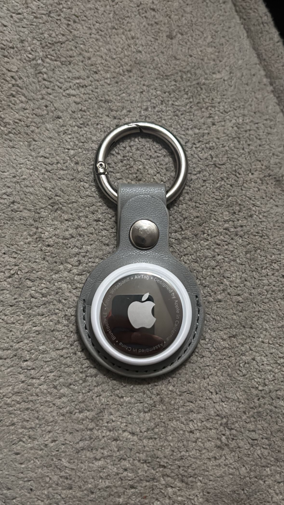 apple airtag w keychain holder / no battery
