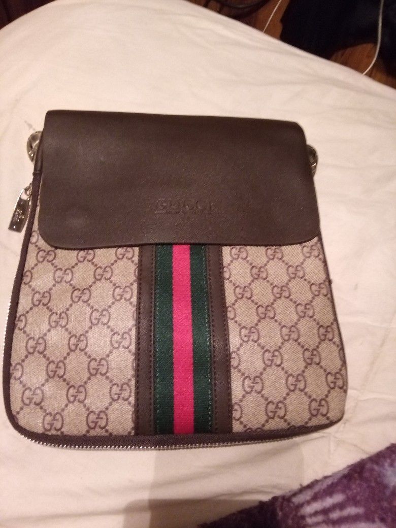 Gucci Messenger Bag