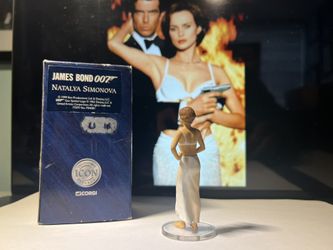 Corgi ICON James Bond 
