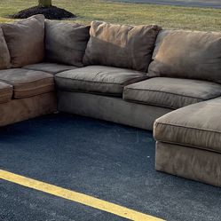 Brown Sectional Couch Set With Pull Out Bed 