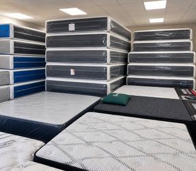 Queen Mattress /box spring with metal frame