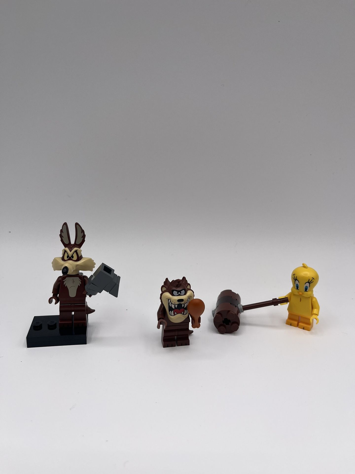 Lego Mini Figures Looney Toons : Tweety Bird, Wile E. Coyote & Tasmanian Devil Taz. Set Of 3 Mini Figures