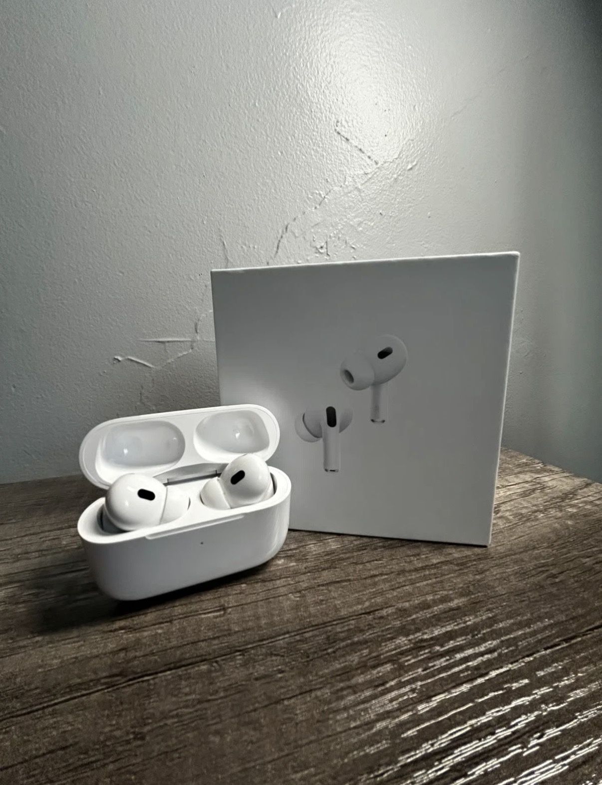 BRAND NEW - AirPod Pro 2nd Gen MagSafe White Case USB-C