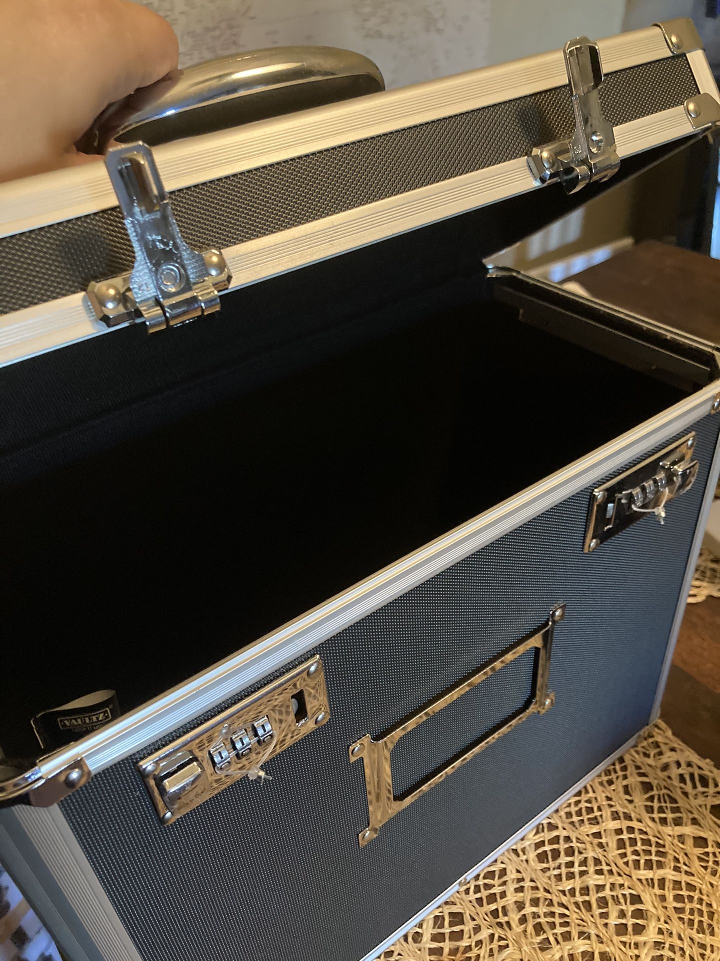 Document Brief Case/vault/filing Cabinet