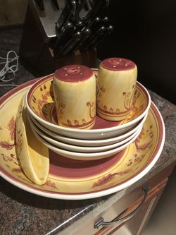 Unique Spaghetti Serving Set