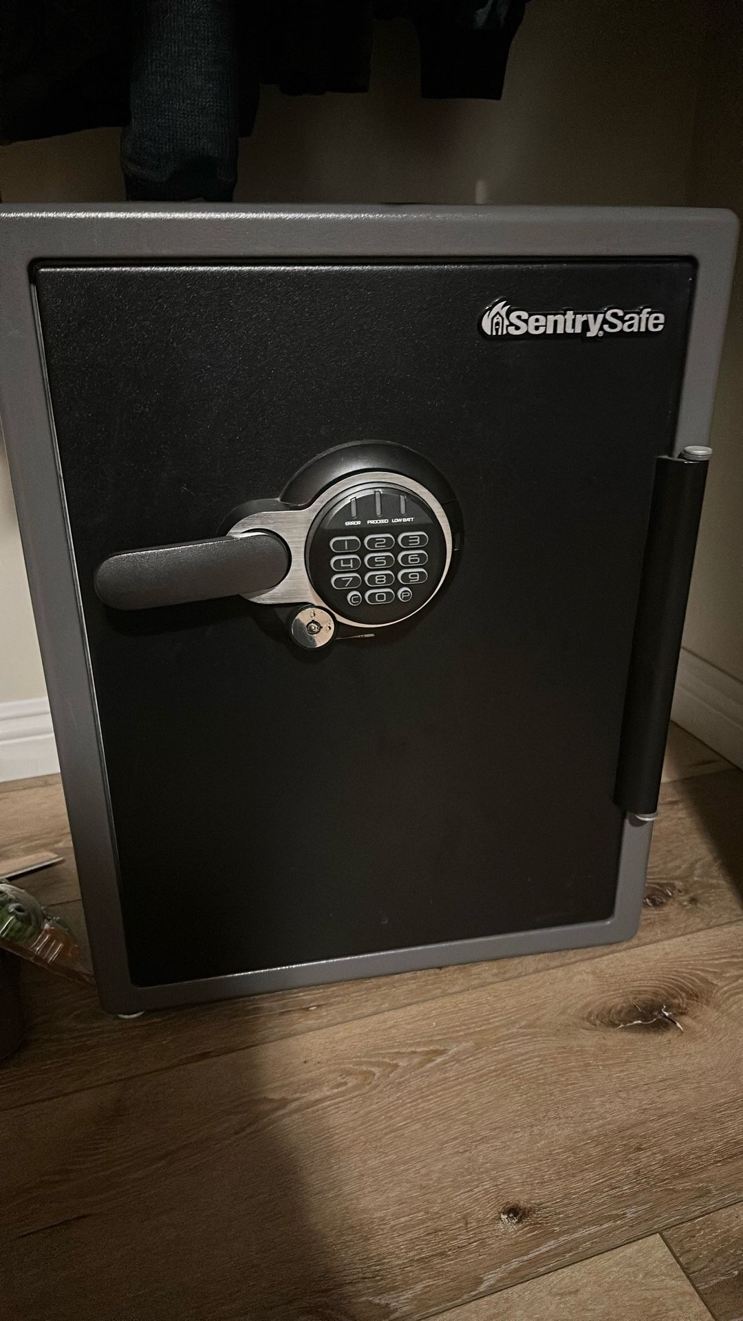 Century, Safe To Cubic Feet Great Condition $16 0 Paid 360