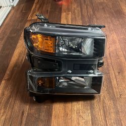 2019 2020 2021 CHEVROLET SILVERADO 1500 HALOGEN HEADLIGHT RIGHT RH NICE!