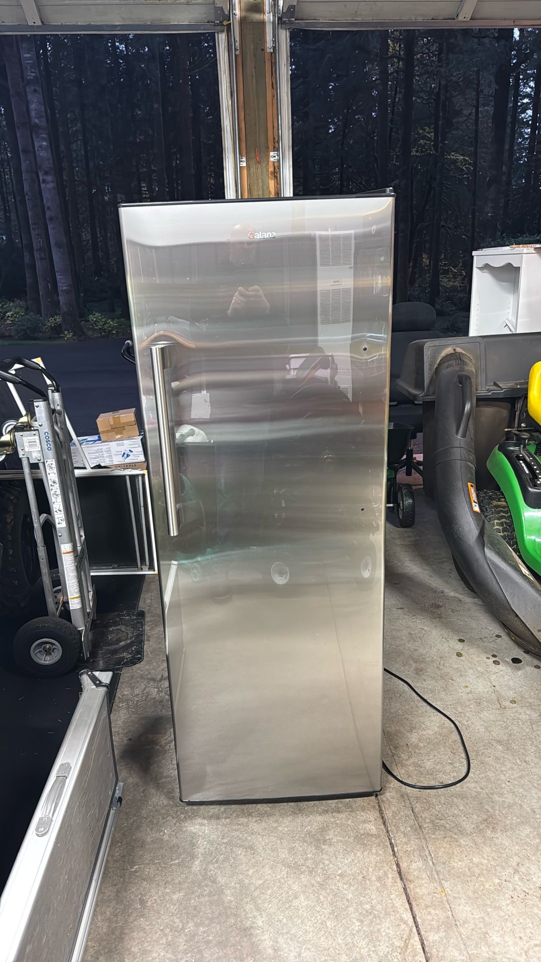 Convertible Fridge/ Freezer - FREE