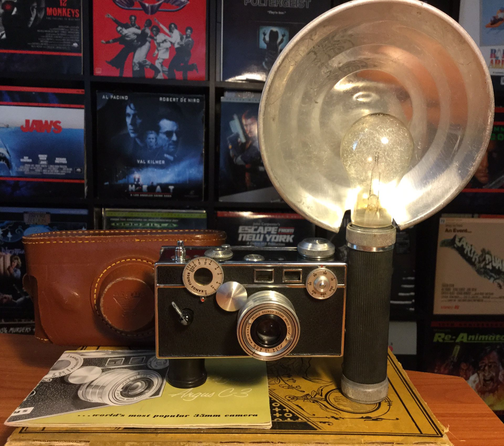 Argus THE BRICK 35mm Range Finder Film Camera With Flash, Case & Manual - See Description