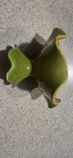 Vtg Mcm Green and Rust Orange Ceramic Ruffled Edge Pedastool Bowl