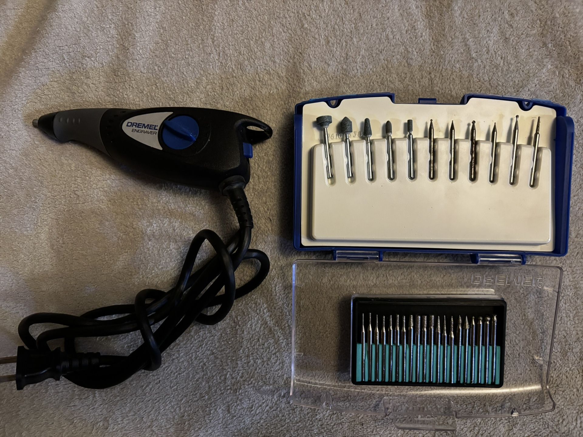Dremmel Engraver With ~30 Bits