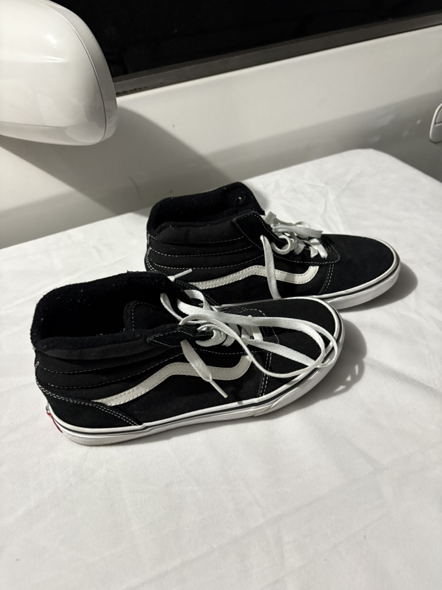 Van Shoes Good Cond Size 6 Women 