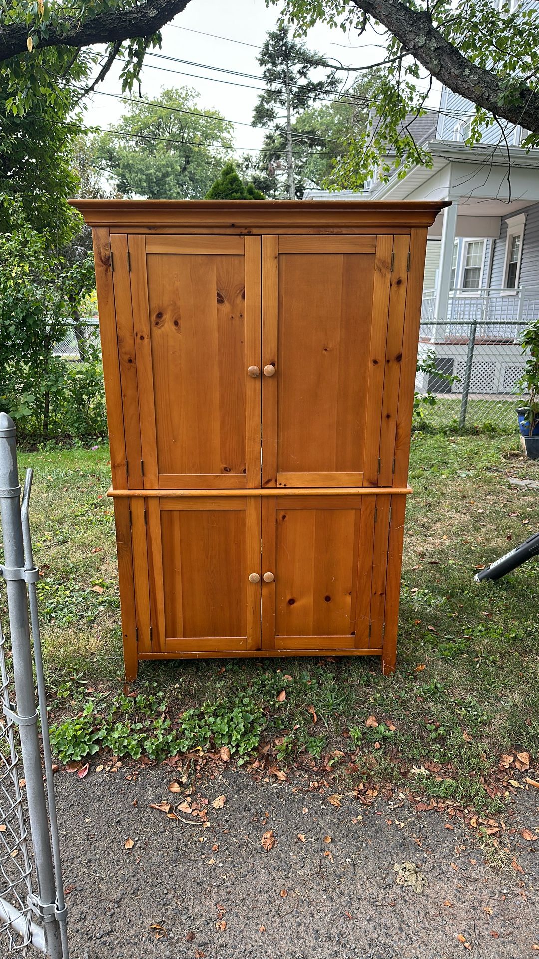 Armoire cabinet