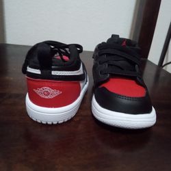 New Jordan 1 Low Size 6c Toddler $35