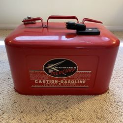 From 1966 -  Mercury Outboard 6 gallon gas tank. Never used or filled. Stored indoors. Can be picked up in San Fernando Valley or Oxnard or in between