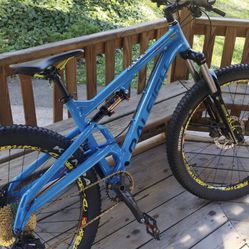 2016 Raleigh Kodiak 2 Mountain Bike 27.5”