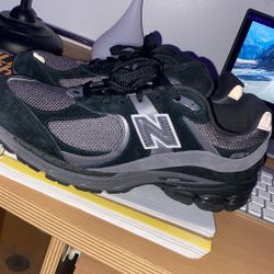 New Balance 2002r Blackout 