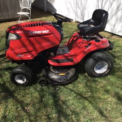 Troy-Bilt 42 Inch Cut With Automatic Transmission 