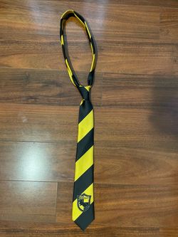 Harry Potter Hufflepuff Tie – Official Wizarding World – Black & Yellow