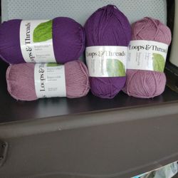 Loops & Threads Impeccable Yarn Lot 4 Skeins New
