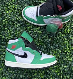 Jordan 1 Lucky Green Size 7.5