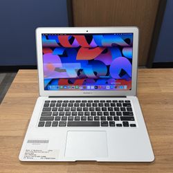 13" MacBook Air *2.2Ghz Intel Core i7*256GB SSD*8GB RAM